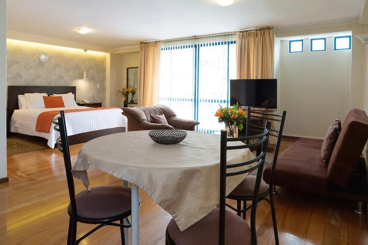 Oda ve Kahvaltı Suites Metropoli Quito