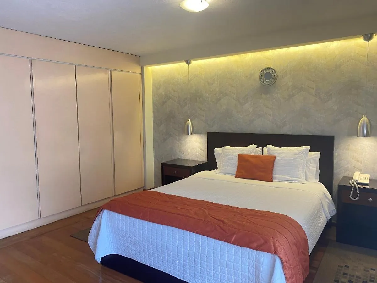Oda ve Kahvaltı Suites Metropoli Quito