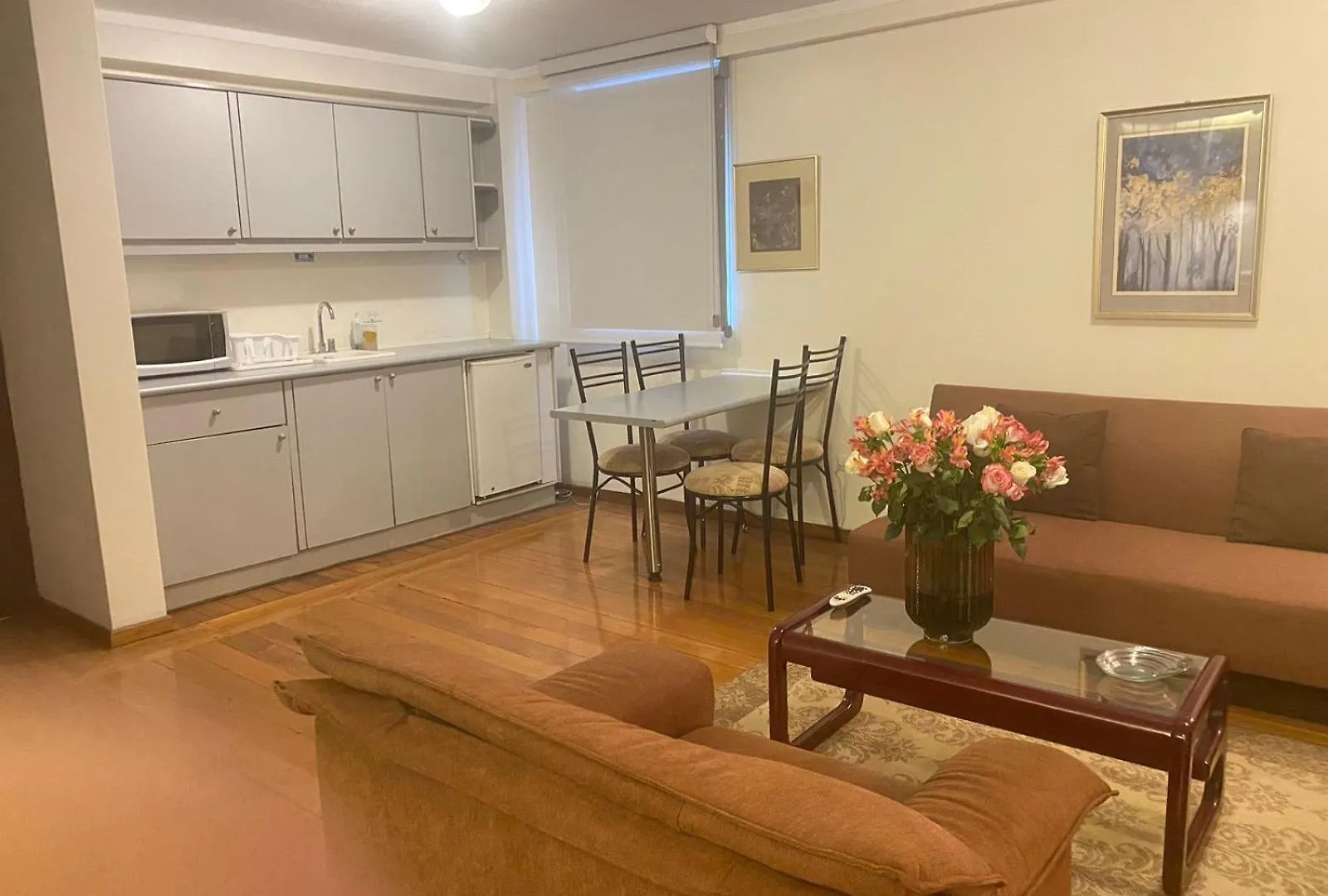 Suites Metropoli Quito 3*,