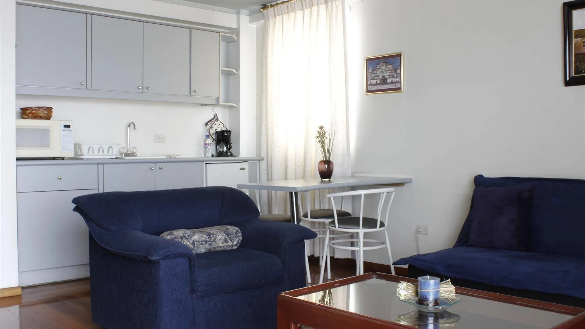Oda ve Kahvaltı Suites Metropoli Quito