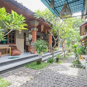 Padi-padi & Bar Hostel